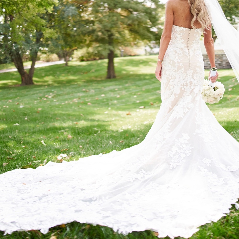 Martina Liana Bridal Gown - Picture 3 of 9